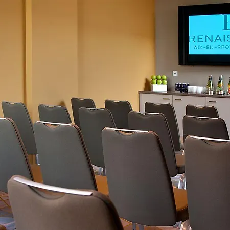 Renaissance Hotel 5*
